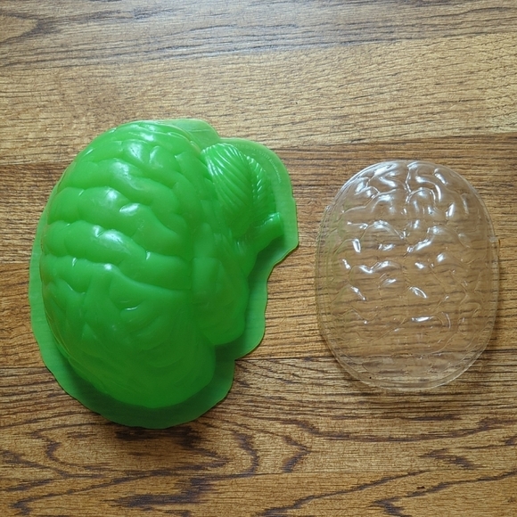 Zombie Brain Gelatin Mold - Green - Picture 6 of 8